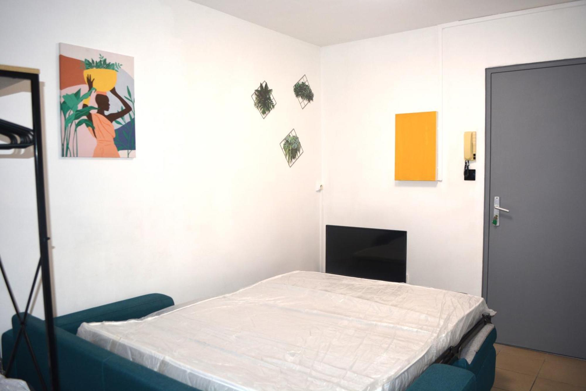 Comme Chez Soi - Studio Tout Equipe - By Sister Home Saint-Denis Kültér fotó